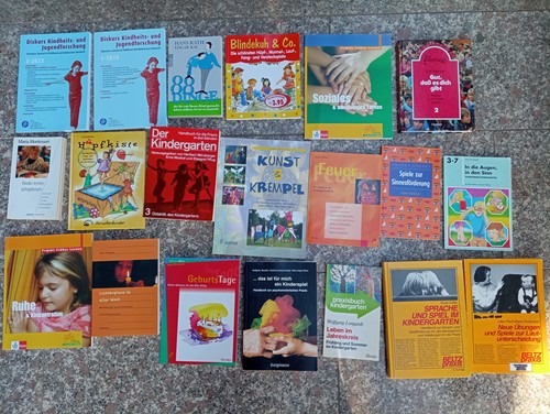 Bücher 2 zeitschriften - 18,